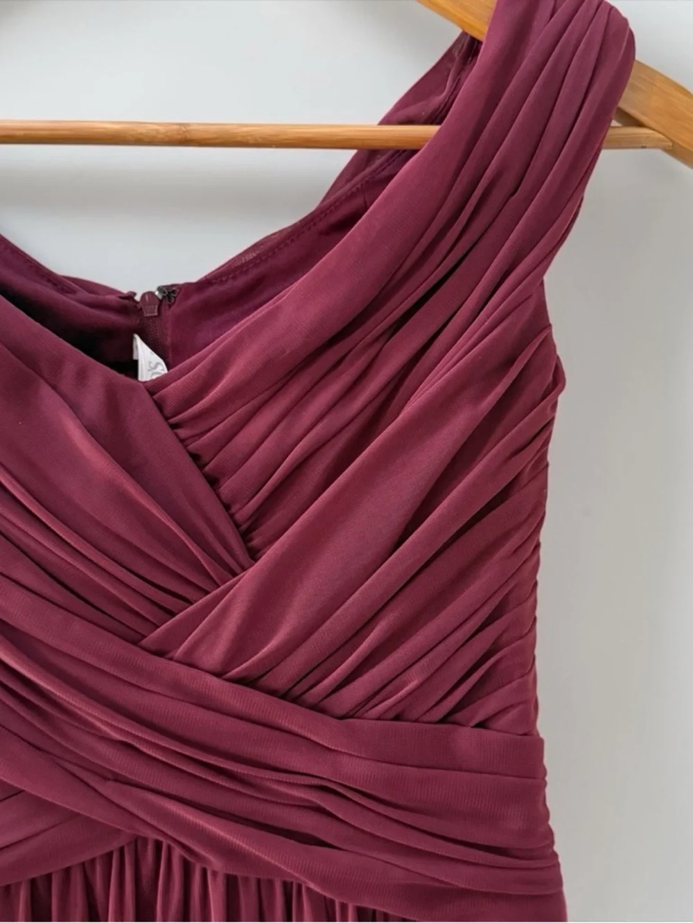 NWT David’s Bridal Off-Shoulder Evening Gown in Wine! Size 2! NEW! - Picture 7 of 15